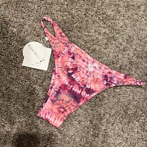Kulani Kinis bikini bottoms!